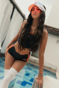 MaddyOwens: Casual girl ( 2 фото)