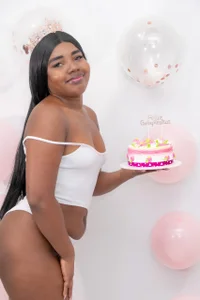 BIRTHDAY QUEEN♥ od Eva_Johnss  5 snímek