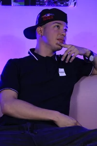 red_point_x Ronald The Master Pic 5