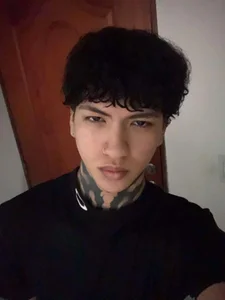 Tessarion_Black Public . fénykép