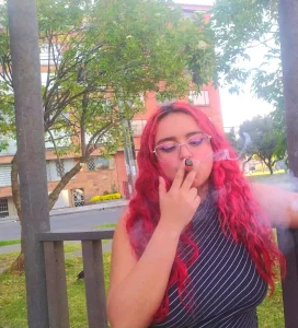 EstefyFantasy kullanıcısının Smoke and chill albümü -  3 fotoğraf