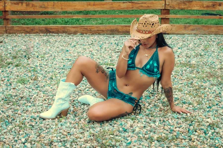 Amber_villalobos_ I am your cowgirl Pic 4