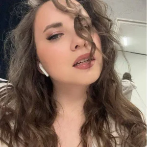 QuyenOlson Public Pic 3