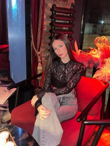 Zdjęcia sarah_heels Night Mode:  4