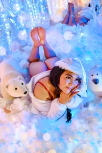 MAGIEVANS1 Christmas is Here!!! 🎄🥂 Pic