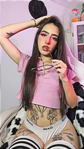 AgathaBlair Lots of pink, little innocence Pic 3