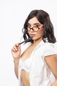 Capricho_01 kullanıcısının Your favorite secretary albümü -  4 fotoğraf