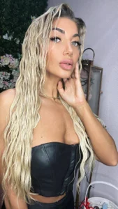 SnowyElsaa Public Pic