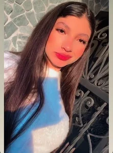 CharloteBrown_ Public Pic 3