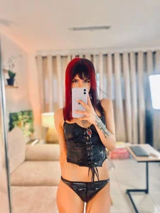 Kathybecker Mirror ❤ Pic 2