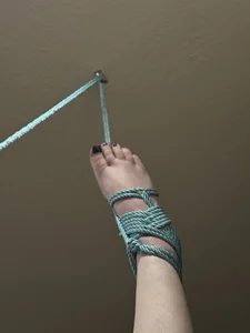 Naomi_Blaire: Shibari ( 2 фото)