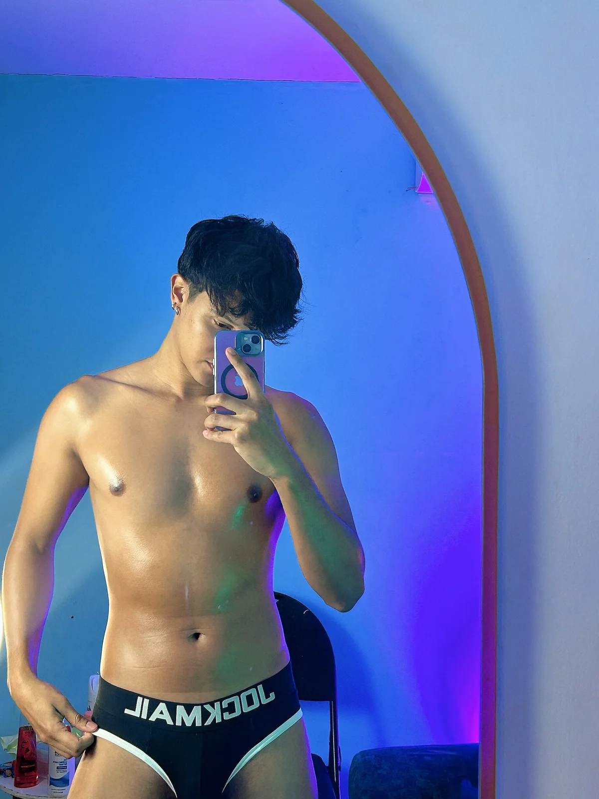 Leo_Savage_ Image populaire  6233