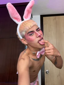 lukasstrong_ Bad pink bunny 🩷 Poză 4
