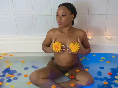 HallyBans: Me and my new bathtub ( 6 фото)