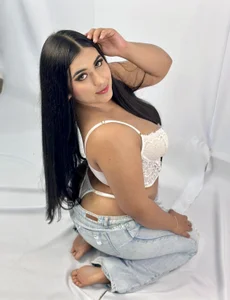 Allisson24 🐼💮🤍🤍  3টি ছবি