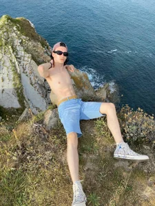 itsNathanyel public! slika