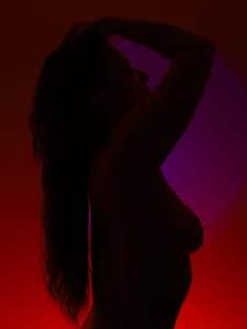 April_bowie If red is a sin... today I want to sin. 圖片 8