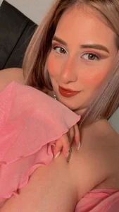 miss_stanfordd Pink & Blondie 🌸 Pic 3