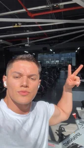 julian_wallace Selfie Hình 4