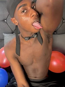 noah_johes My balloons bounce off you 🎈🥵 Gambar 3