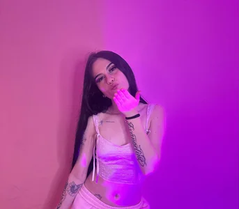 Veronica_Lodge7 Public Pic