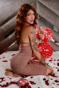 Ginger_Violetta_ GLAMOUR Pic