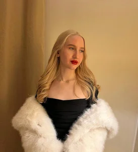 EmilyLanef Public 사진