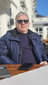 RobertStripX Public  4টি ছবি