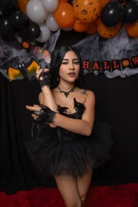 LuciaBeltrann Sweet as a swan, dangerous as the night. 🖤🦢 Pic