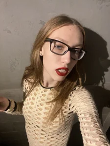 TinaHumil Selfie Pic 6