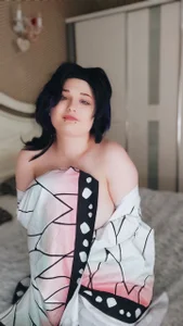 Estheri 🦋 Shinobu ,Mitsuri Foto 6