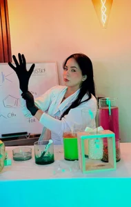 _Victoria_Collins Pleasure experiments Pic 9