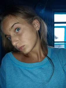 ElizSweet blue eyes Pic 4