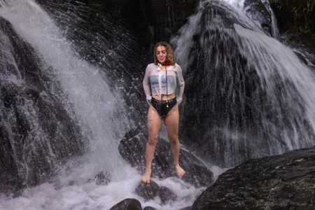 erotik_lady a day at the waterfall Foto 8