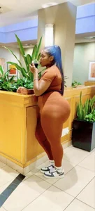 Creamy_Huge_Booty Public Pic 5