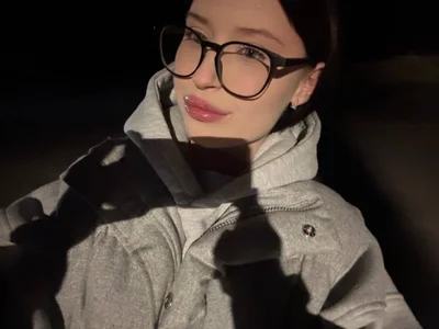 CharlesBurnett Public صورة واحدة|CharlesBurnett Public صورتان|CharlesBurnett Public  2 صور|CharlesBurnett Public  2 صورة