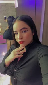 AllisonCherris i m aries Poză 4