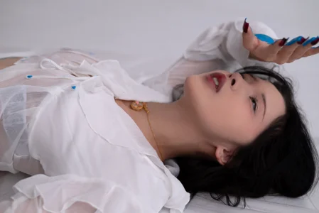 AnneCurtis: Public ( 8 фото)