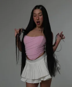 EIeniVanwart Light photo shoot in a skirt Pic