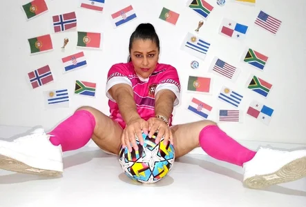 SexxyPamela 🔥⚽ Play with Me This Season Pic 2