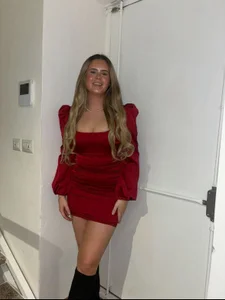 Blonde_Bunny Public  9টি ছবি