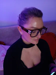 _SaraGold_Public图片