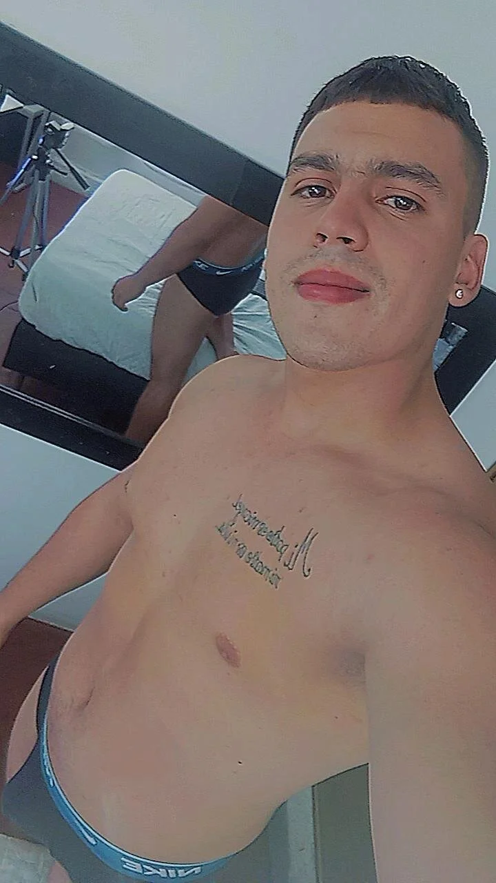 sameji_latboy 님의 트렌드 중인 사진  1220개