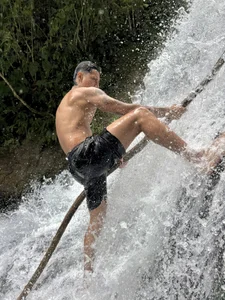 Damian23__のLowering the heat a little hehe😈の 5枚の写真