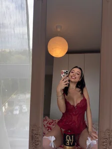 InsideMia Lady in Red Pic 7