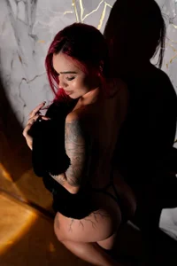 Nicole_rouss I am very sexy and delicious 🥰🖤✨ รูป  2