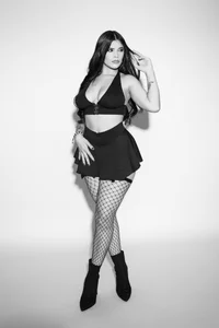 Sasha_Wolff Temptation looks good on me... 💖 Pic