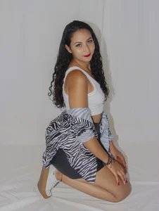 agatha_collins_ sexy and casual..... รูป  2