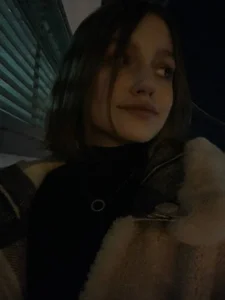 RosseLavish Public Pic 2