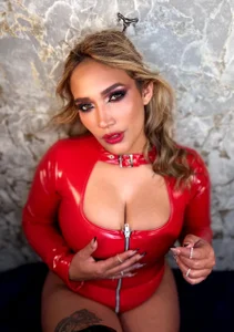 PaulaRussso 🔴 Red Temptation ❤️‍🔥👠💋 Pic 2